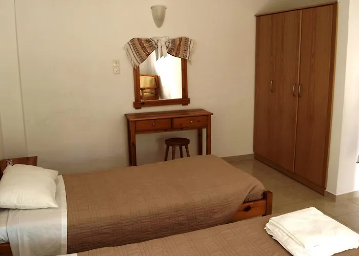 Mary Christina アパート ファリラキ